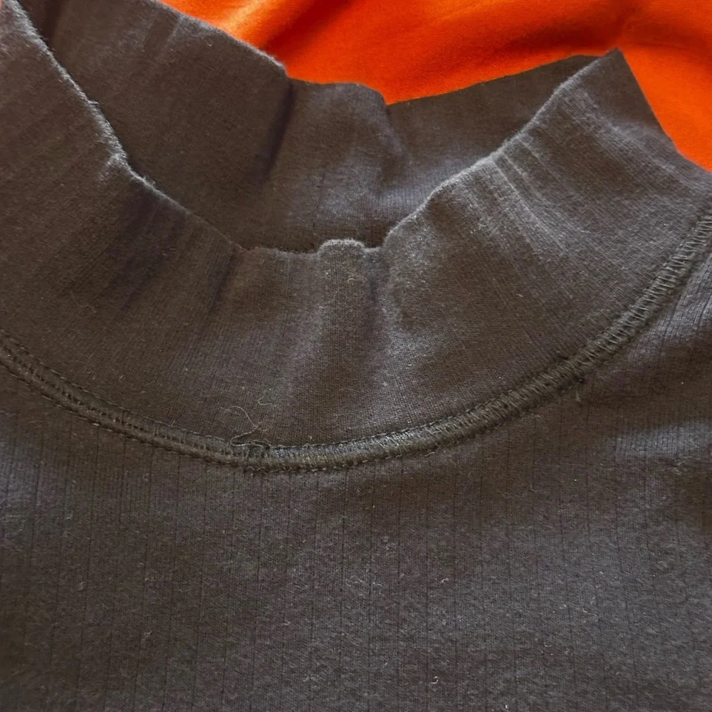 Free people Intimately Black‎ mock turtle neck size s stretches snatched